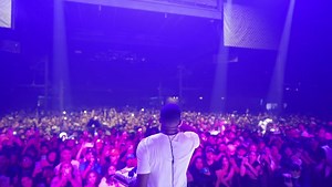 8K views · 464 reactions | DALLAS CRACKED OFF THE 3RD LEG THE TOUR! NOT TO MENTION BIG @kalbanx BDAY! SEE YALL AT THE NEXT SHOW❤️ | Isaiah Rashad | Facebook