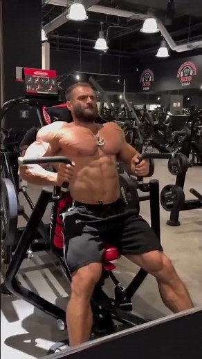 Super vertical chest press. #upperbodyworkout #gym #fitness #pecs #chestworkout #chestexercises