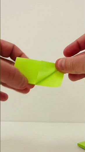 How to make paper plane from post it note.