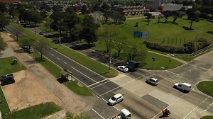 147K views · 2.5K reactions | Trabajamos para una Avenida Italia más segura, fluida y linda. #MontevideoMejora ‍♂️  Ocho kilómetros de bicisenda ‍♀️‍♂️  Reparaciones de calle desde Tres Cruces a Carrasco   Nueva vía de ensanche entre Gallinal y Bolivia   Túnel en el cruce con Centenario ️  www.montevideo.gub.uy/mejora | Intendencia de Montevideo | Facebook