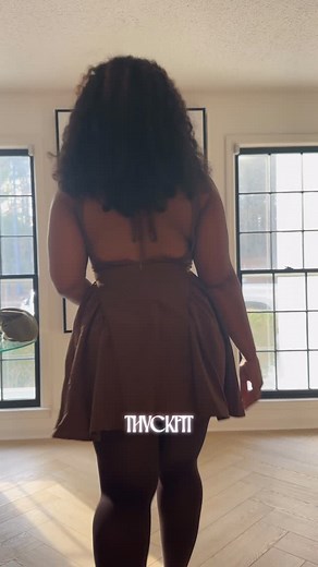 The strongest princess you know 👸🏽. I felt so cute yesterday for my family photoshoot . I can’t wait to show yall everything 🥰. #fitnessmotivation #gymmotivation #gymrat #girlygirl | ThyckFit