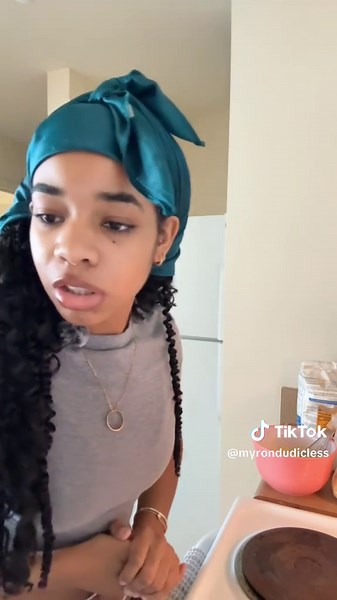 Baking Lemon Cookies: Malia in the Kitchen Episode 1