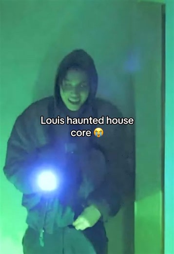 I was literally crying while watching him scream 🤣🤣🤣 #louis #lngshot #kpopfyp