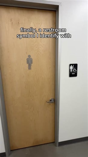 Spotted this at Össur, a prosthetics technology company I've partnered with to help develop and spread awareness of next gen bionics. Including the device I'm wearing here, Power Knee, the world's first motorized microprocessor knee.🦿 📢Legal stuff: The statements l've made in this video reflect my own experience and are not a guarantee, promise or reflection of the experience of others. Power Knee is a medical device. Safety guidance can be found in the Instructions for Use on Össur's website.