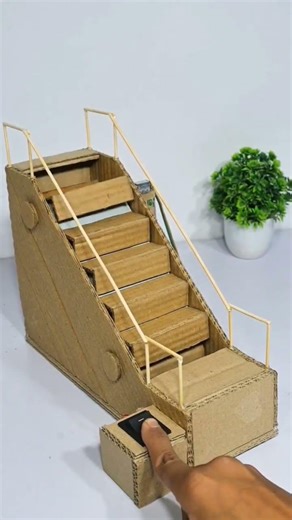 Amazing Escalator Model 😱 Cardboard Science DIY