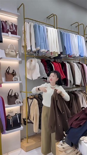 💥 Khoác dạ lỡ hàng QC CC về ngập tràn. Chất dạ mềm mịn co giãn. Phom chuẩn đẹp. #xuhuong #thoitrangnu #uninhoquan