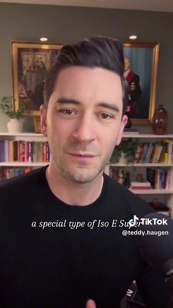 Molecule 01 doesn’t use normal Iso E Super! 🧪🔬 Lots of videos show you to make your own Molecule 01 at home - but they’re all wrong! That’s because Molecule 01 uses a special version of it that I reveal in this video 🔍 So you can get close to making your own fragrance in the style of Molecule 01 - but it won’t be exactly the same 😁 You can definitely make your own Escentric Molecules Molecule 02 though 😆 #fragranceknowledge #perfume101 #isoesuper #molecule01 #fragrance101 #nichefragrance #p