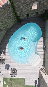 Une piscine pour cet été ! 💦 Pensez aux joies de la baignade et démarrez votre projet piscine maintenant. Un choix de 90 modèles, adaptables à tous les terrains et à votre budget. | Piscines WATERAIR
