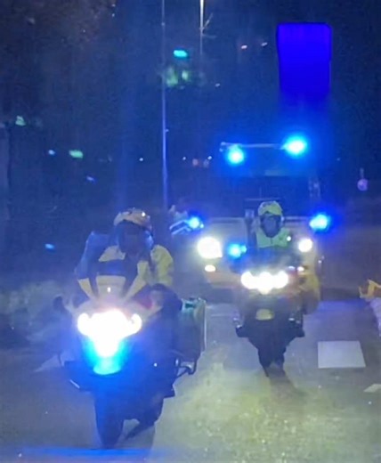 Ambulance Motor 16-X, Ambulance Motor Medical Team & Mercedes Sprinter Medical Team Limburg met spoed vanaf VieCuri Venlo.