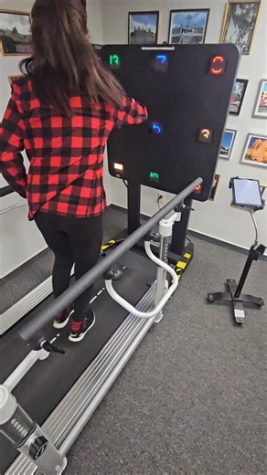 1K views · 39 reactions | #multitasking mastery with SmartFit and the treadmill. #parkinsons and #dyskinesia don't stop her | Karl Sterling | Facebook