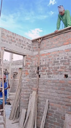 Smart Robot Dancing to Trending Music