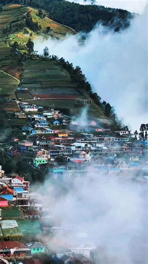 Ari Amphibia on Instagram: "Mendung di Nepal Van Java…"