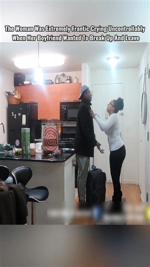 333K views · 6.8K reactions | The Woman Was Extremely F r a nt ic Crying Uncontrollably When Her Boyfriend Wanted To Break Up And Leave 梁 #divorce #breakup #leaving #Relationship #couple #heartbroken #husband #wife #itsover #ending #feelinghurt #fyp #emotional | Christ Saiza | Facebook