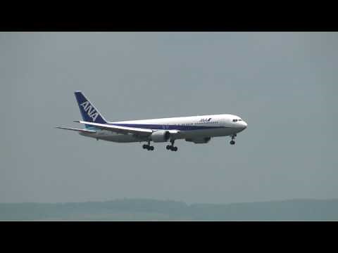 ANA ボーイング767-300 新千歳空港着陸