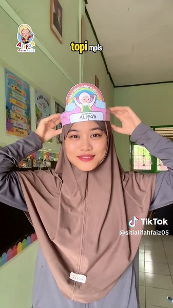 Cara Membuat Topi MPLS dari Kardus Bekas