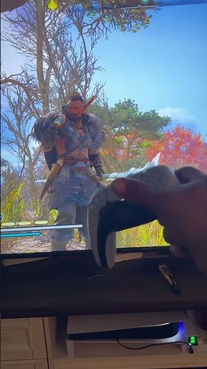 Assassin’s creed, Valhalla tips and trick. Changing primary weapon hand. Ps5. ￼