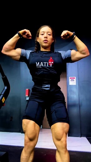 Carolyne Marquez on Instagram: "Post EMS / Electric Muscle Stimulation training flexis ~Carolyne Marquez"