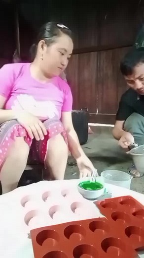 Making Delicious Desserts with Silicone Molds