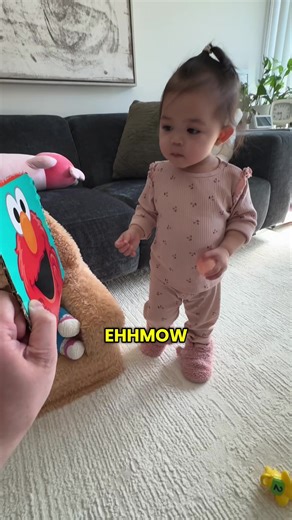 Athena actually first learned about Elmo from @Pampers Canada Diaper Box 😅 Get @Pampers to comment so they can sponsor her diaper 🥹