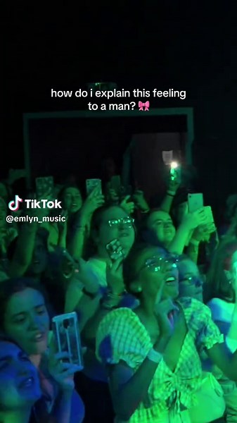 i’m playing LA this saturday! #livemusic #singer #femininerage #feminineenergy #girls #women #concert