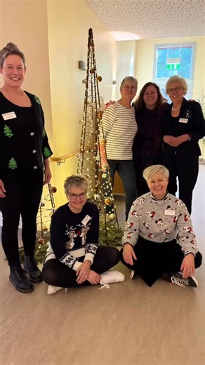 Rückblick, so war unser Heiligabend und unser 24. Türchen im Hospiz. Wir bedanken uns bei allen, die auf wundervoller Art und Weise diesen Tag gestaltet und für unsere BewohnerInnen bereichert haben ❤️. #ammerlandhospiz #rückblick #hospiz #gemeinschaft | Ammerland-Hospiz