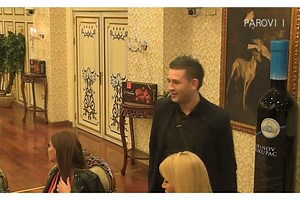 PRLJAVE IGRE U RANIM JUTARNJIM SATIMA: Meda uskočio OVOJ takmičarki u krevet! EVO šta su radili!