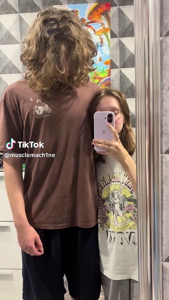 @лох 😘❤️ #рост #высокийрост #высокий #большойпарень #200 #160 #отношения #любовь #love #разницавросте #люблю #девушка