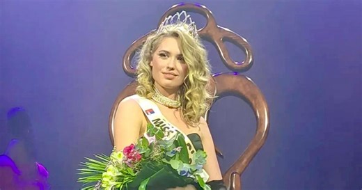 Ova lepotica je nova Miss Srbije - iznenadiće vas njeno zanimanje! Aleksandra Rutović joj predala krunu
