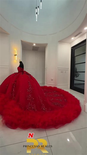 ✨👑 Este vestido lo encuentras en Princesas Reales 👑✨ El diseño que siempre soñaste está aquí… listo para que vivas tu momento de reina 💎✨ 👗 Diseños exclusivos 💎 Detalles que impactan 📏 Todas las tallas 🎨 Colores personalizados 📍 Princesas Reales Boutique Phoenix, Arizona 📲 Comunícate al 602-475-2321 ✨ Agenda tu cita hoy y prepárate para brillar como nunca 👑 #PrincesasReales #Quinceañera2026 #VestidoDeQuince #Prom2026 #PhoenixArizona ✨