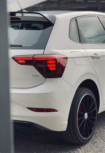 Discover the Polo TSI Performance and Features