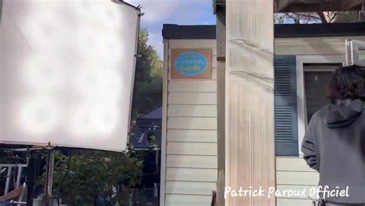 Cette semaine nous avons tourné de nuit 🌉 🎬📽 Cette petite vidéo a été réalisée juste avant le tournage de la séquence boîte de nuit avec Xavier 😉 TF1 JLA Groupe Camping paradis Les Campings Paradis Patrick.Guerineau Candiie Laurent Ournac @super fans | Patrick Paroux Officiel