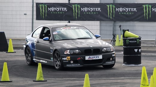 BMW M3 E46 demonstrates style and drift mastery