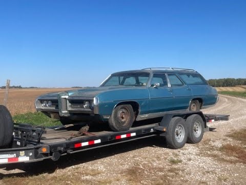 Barn Find 1969 Pontiac Bonneville 428 STATION WAGON Parked 45 Years!! Will It Run??