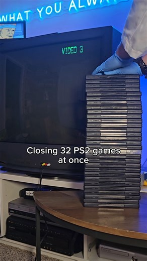 Closing 32 PS2 games at once #playstation2 #ps2 #retrogaming #retrogaming #videogamecollector