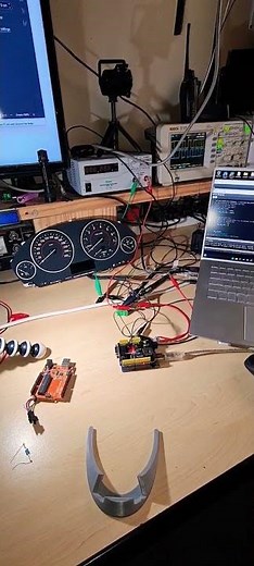 BMW F30 Cluster to Arduino UNO can bus shield.