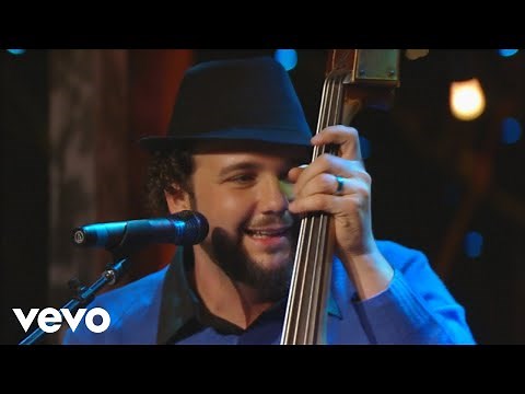 Bill & Gloria Gaither - Walk On [Live] ft. The Isaacs