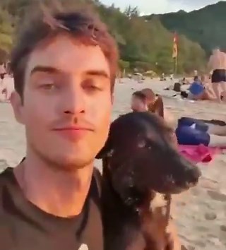 He captured the best moment of his life.. 😊