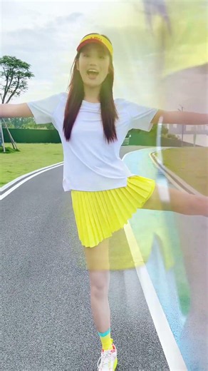 This super cute short skirt is perfect for casual outings, shows off your figure,