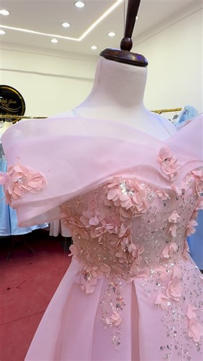 ‎سنتر تبارك vip‎ on Instagram‎: "سنتر تبارك VIP لبدلات العرائس وفساتين السهره 👗 ------------- ‏‎الحله - سوق السلام 📍 ------------- ‏‎متوفر توصيل لكافه انحاء العراق 🚚 ------------- ‏‎للحجز والاستفسار مراسله البيج ‏‎او على الواتس اب 📌 07801233833 ✏️"‎