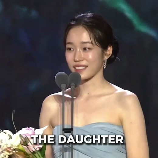 they were so proud of her 🥺 Congrats Roh Yoon Seo! my crash course in romance fam reuniting 🩶 #crashcourseinromance #fyp #kdrama #baeksangartsawards #jeondoyeon #jungkyungho #rohyoonseo #parents