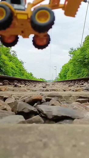 Exploring the Fascinating World of Train Videos