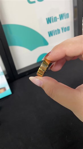 One of those things you stop noticing because it fits so well. #COLMI #SmartRing #SeamlessWear #DailyGear #LifestyleFind