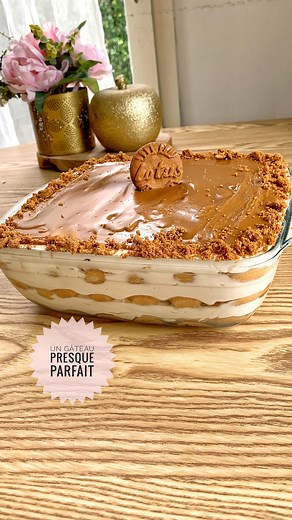 Lillia on Instagram‎: "✨Tiramisu spéculos très rapide✨ . Je te conseille de tester cette recette tu ne vas pas le regretter d’autant plus que c’est un tiramisu qui est très rapide à faire de dernière minute même pas besoin de temps de repos à moins de le mettre 30 minutes à 1h au frigo c’est toujours bien de manger froid Les italiens en sueurs 🤣🤣🤣 ✅Ingrédient pour un plat de 20cm sur 20 cm ➖biscuits cuillères du commerce ➖300 g de mascarpone ➖300 g de crème liquide 30 % de mg ➖60g de sucre ➖A