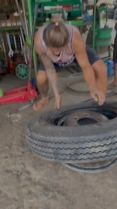 Mentoring and sharing techniques to a fellow vulcanizer from Osamis Occidental #Kaligwat #NabunturanDDO #Philippines #Likeshare &follow | Mikko Hilado