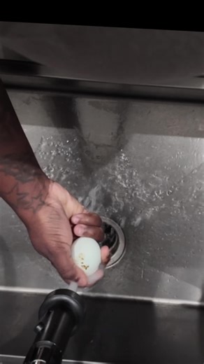 Washing freshly laid eggs with warm water is better than using cold because: \t1.\tKeeps bacteria out – Eggshells are porous. Cold water makes the inside shrink, which can draw bacteria in through the shell. Warm water does the opposite, causing the egg to expand slightly and push bacteria away. \t2.\tCleans more effectively – Warm water loosens dirt, manure, and other residue on the shell much more easily than cold water. If the eggs are already pretty clean, it’s usually best to leave them unw