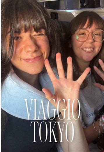 Vlog del viaggio in aereo Roma Fiumicino - Tokyo Haneda 🎀 Presto usciranno anche gli altri (sono lentissima a montare sob). Se volete sapere di più sulla vita universitaria a Tokyo e su altri piccoli tips continuate a seguirmi, chu~💖 #vlog #tokyo #travelvlog #itaairways