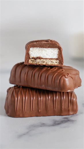 9K views · 139 reactions | No campfire? No problem!  Our S’mores Bars are here to help you enjoy this summertime classic—no assembly required. | Sarris Candies | Facebook