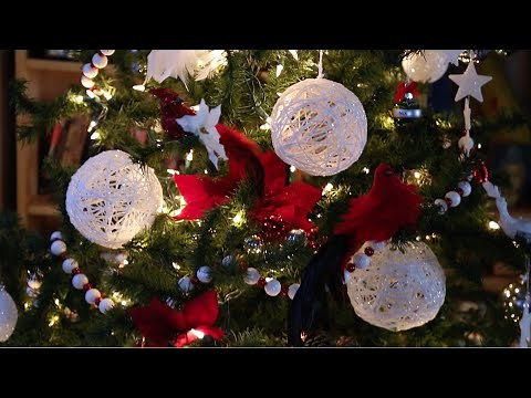 DIY Christmas | String Art Glitter Ball Ornaments