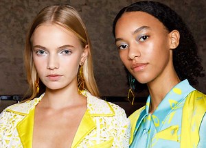 This Mini Makeup Trend Will Make Your Eye Colour Really Pop