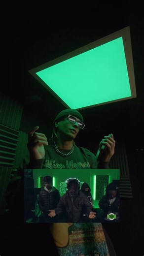 Daиi Abasi on Instagram: "4BATZ - PUT YO GUN 2 USE 🦠 Sometimes all you need is just one beat and some immaculate ✨v i b e s✨ A large portion of my influence comes from rap and hiphop, from the way I dress to how I perform/write drums. I know alot of my followers lean more towards the rock/alternative side of things but I urge you to do some digging in different genres, you’ll 100% find some familiar sounds and you might even find your new favorite artist 💕 Bless x Artist: @4batz Drums: @sjcdru